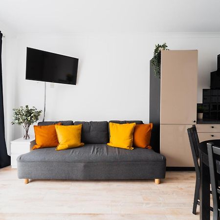 Apartment Old Town - 3 Rooms - 2 Bathrooms - 12 People - Parking Place Wroclaw Exterior photo