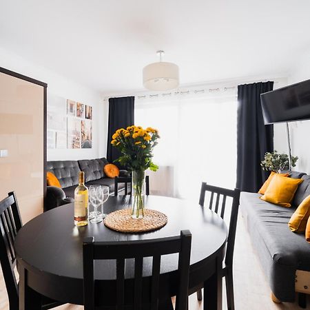 Apartment Old Town - 3 Rooms - 2 Bathrooms - 12 People - Parking Place Wroclaw Exterior photo