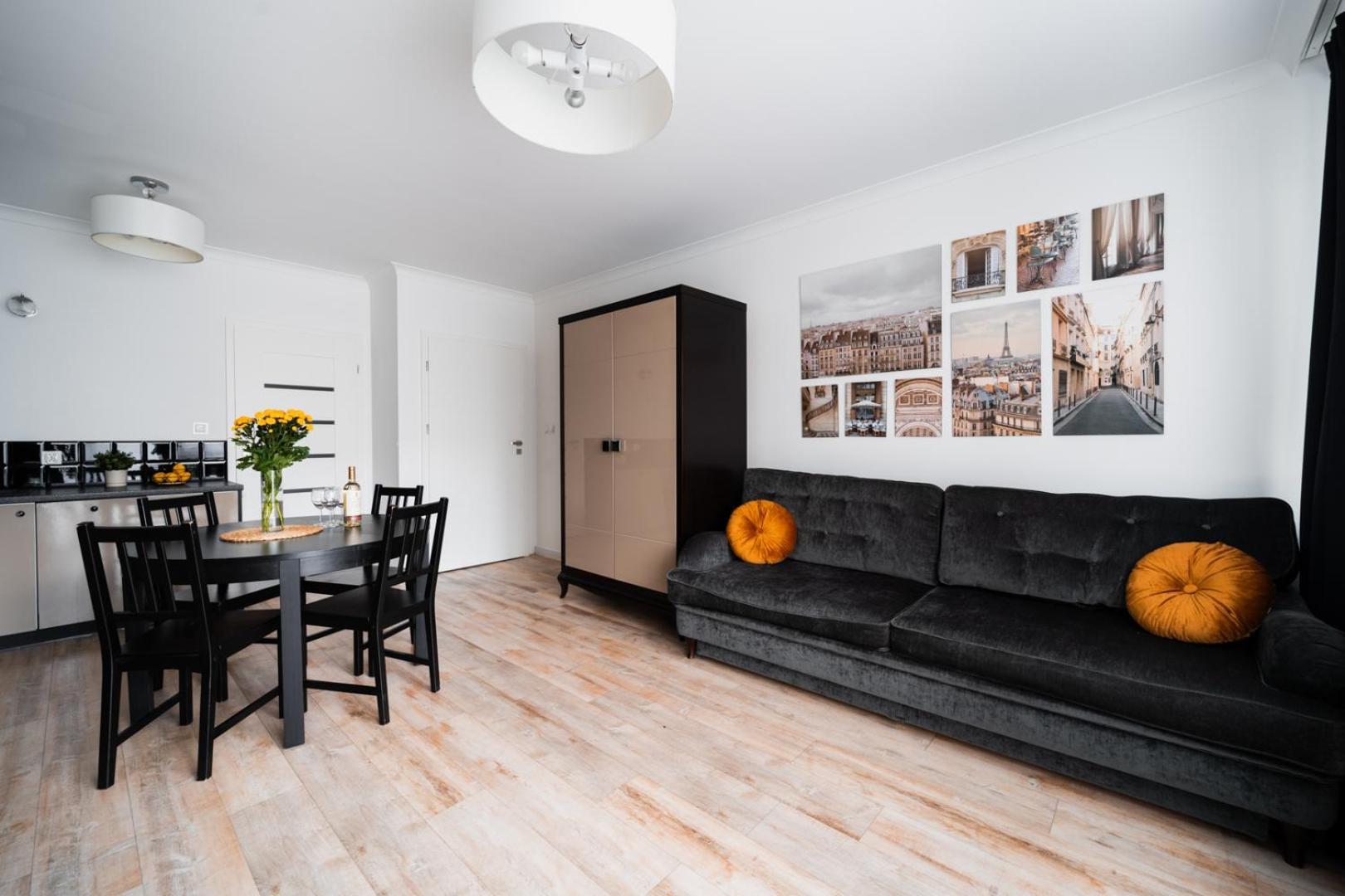 Apartment Old Town - 3 Rooms - 2 Bathrooms - 12 People - Parking Place Wroclaw Exterior photo